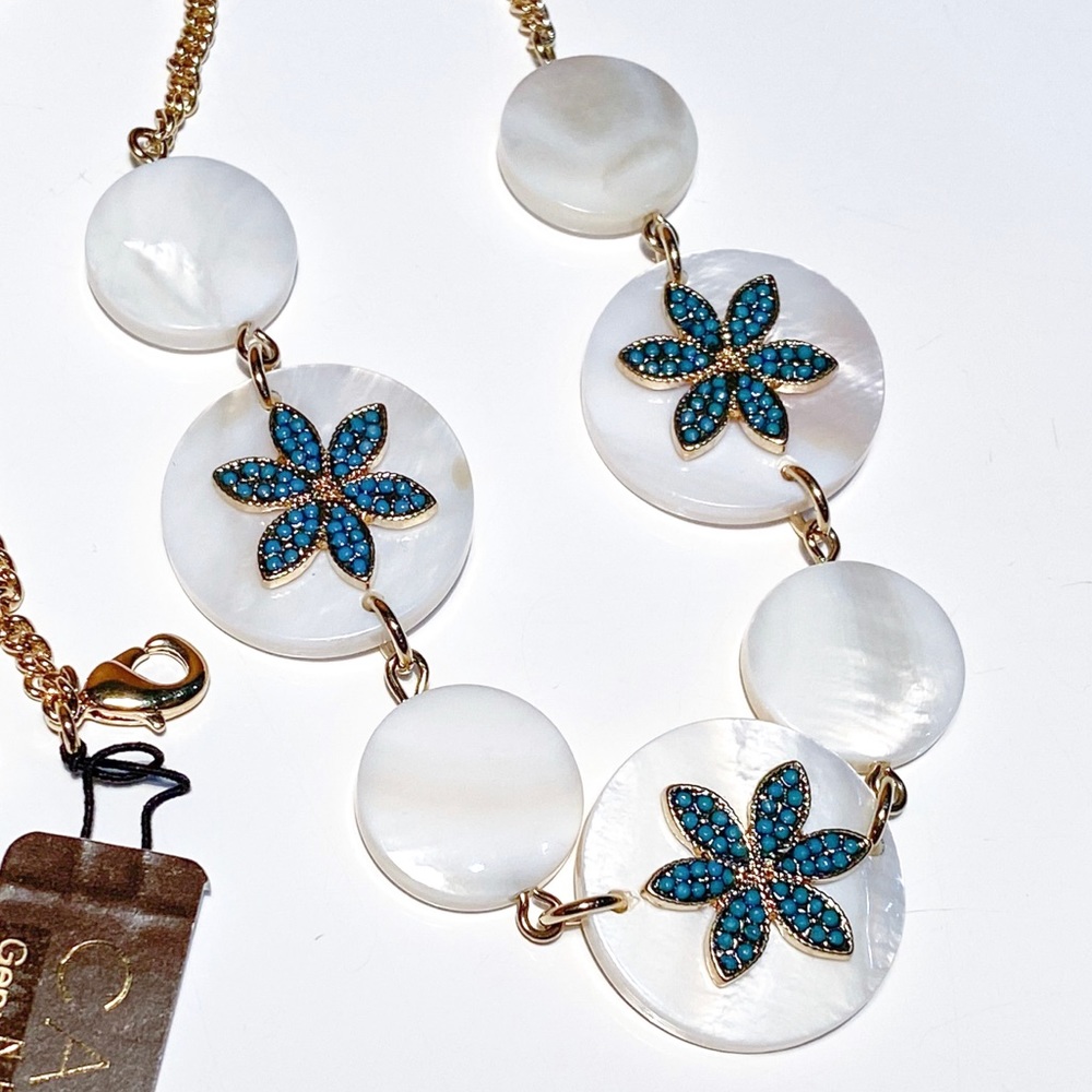 New Carolee $95 Mother of Pearl and Turquoise Flower Necklace, Tag Price $95 - Picture 9 of 16